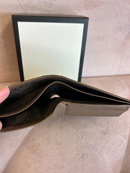Gucci x Disney GG Supreme Donald Duck Billfold Wallet – Limited Edition Designer Leather Wallet | 70% OFF + Free 3–5 Day USA Shipping